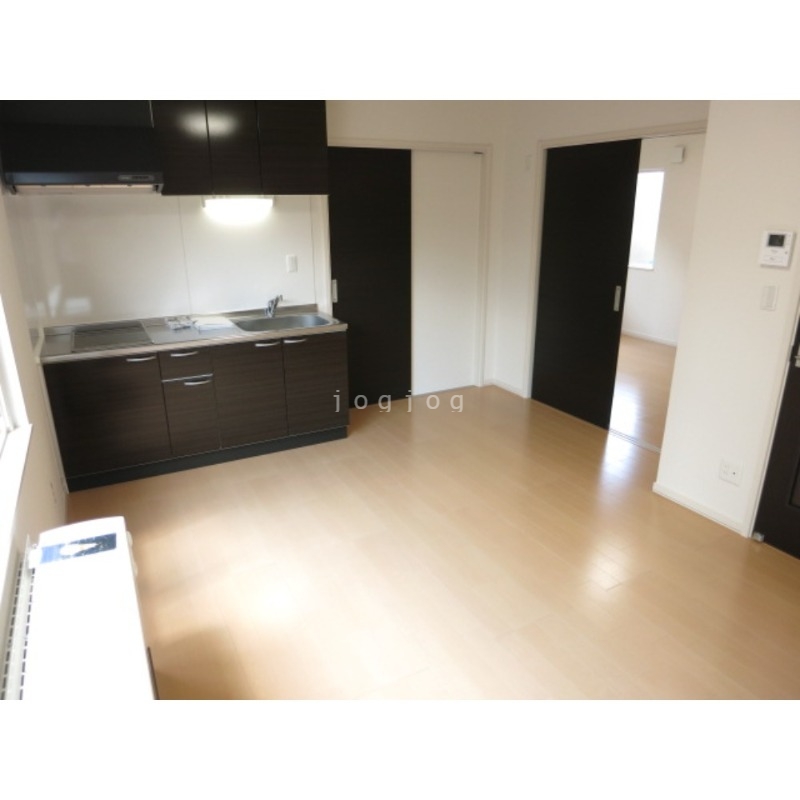 その他部屋・スペース　日当たりの良い明るいお部屋です。