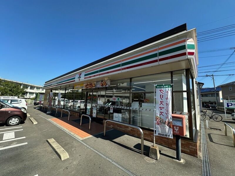 コンビニ　セブンイレブン宇美5丁目店（コンビニ）まで358m