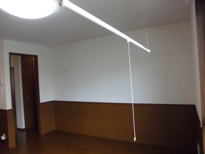 その他設備　室内物干しです。
