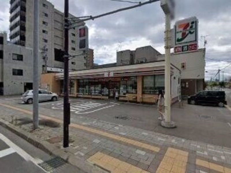 コンビニ　セブンイレブン札幌北23条店（コンビニ）まで385m