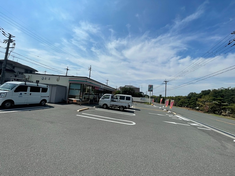 コンビニ　セブン-イレブン 富田林藤沢台７丁目店（コンビニ）まで330m