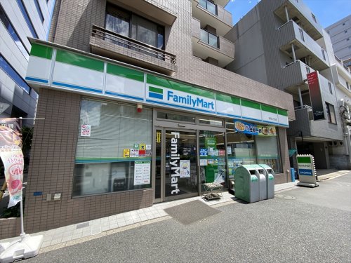 コンビニ　ファミリーマート 赤羽二丁目店（コンビニ）まで154m
