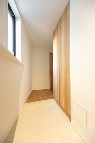 玄関　※写真は同タイプ住戸です。