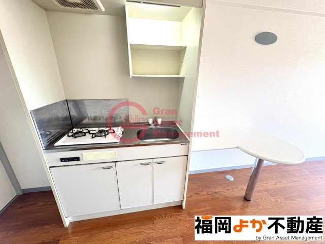 キッチン　コンパクトなキッチンで掃除もラクラク