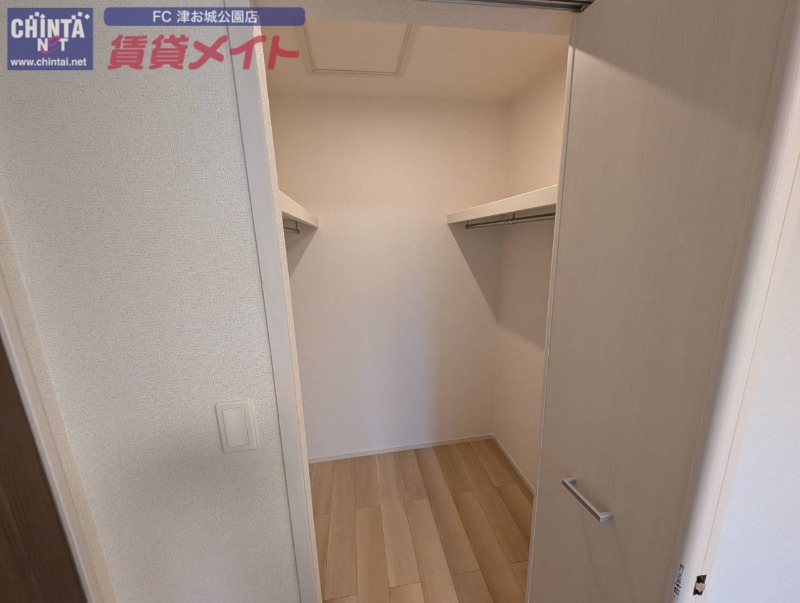 収納　同型参考写真