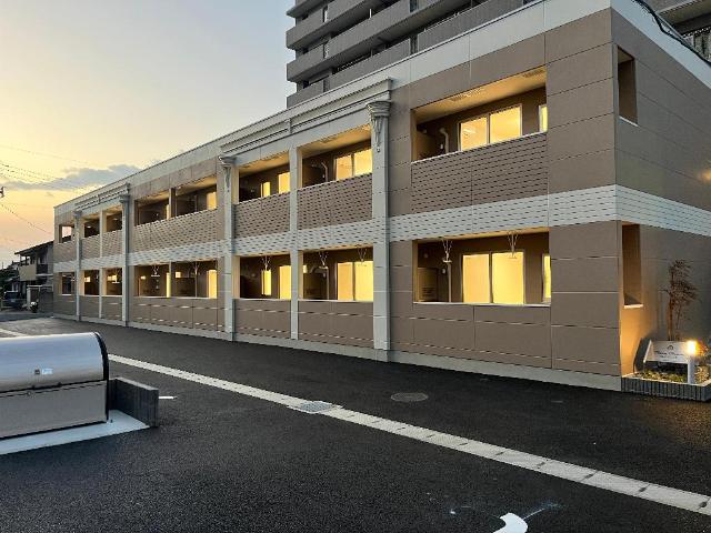 建物外観　外観写真（夜）