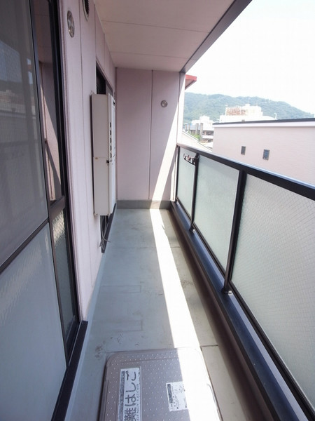 バルコニー　※同タイプの部屋の写真です