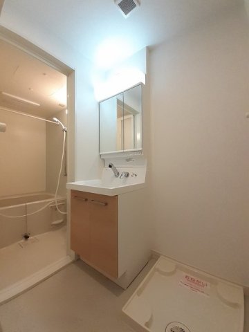 洗面設備　脱衣スペースもあります