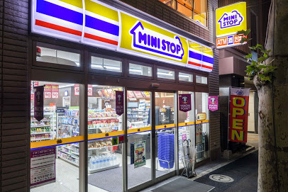 コンビニ　ミニストップ 早稲田駅前店（コンビニ）まで578m