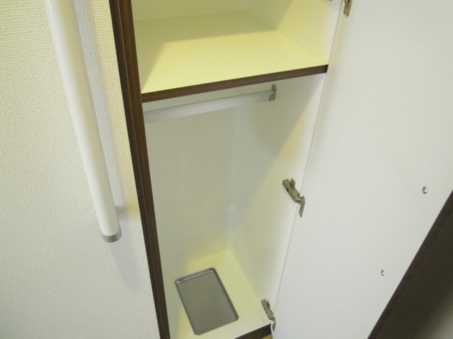 玄関　シューズボックス完備。