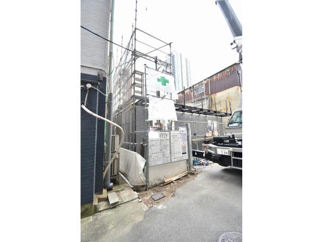 建物外観　建築中