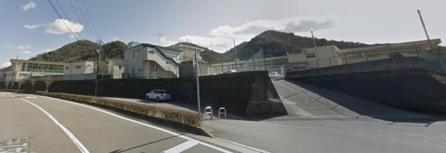 小学校　たつの市立神部小学校（小学校）まで1900m