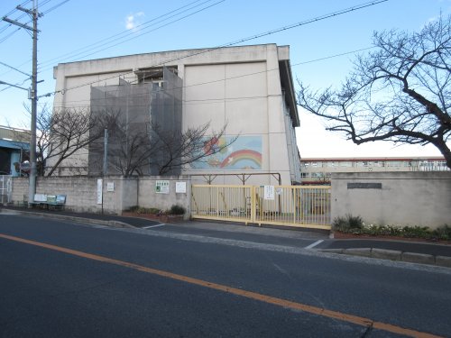 小学校　堺市立日置荘小学校（小学校）まで645m