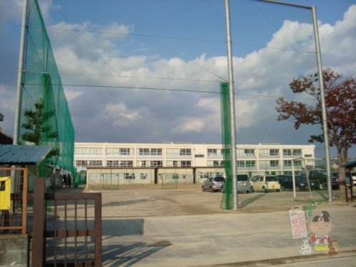 中学校　岡山市立竜操中学校（中学校）まで805m