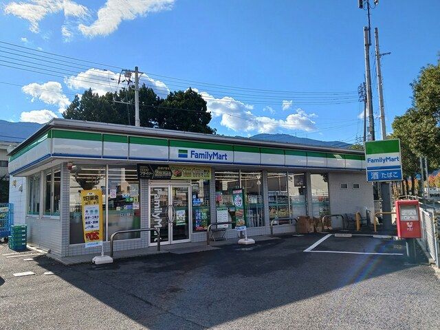 コンビニ　ファミリーマート四国中央大柏店（コンビニ）まで289m