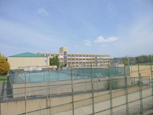 中学校　長坂中学校（中学校）まで1163m