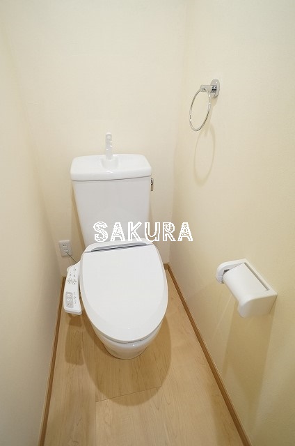 トイレ　嬉しい温水洗浄便座♪