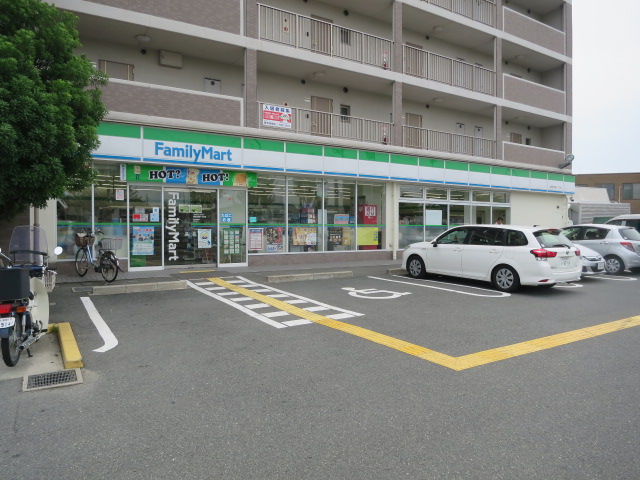 コンビニ　ファミリーマート 高槻川西町一丁目店（コンビニ）まで509m