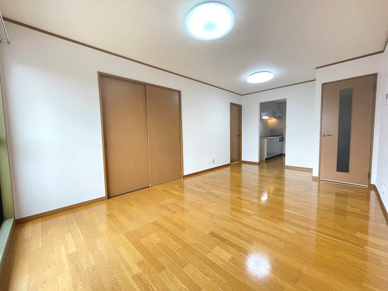 居室・リビング　※同タイプの別部屋参考写真となります(現況優先)