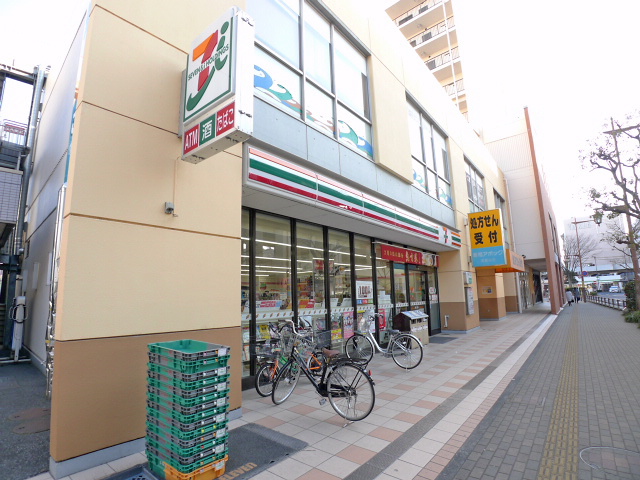 コンビニ　セブンイレブン 南越谷駅北口店（コンビニ）まで240m