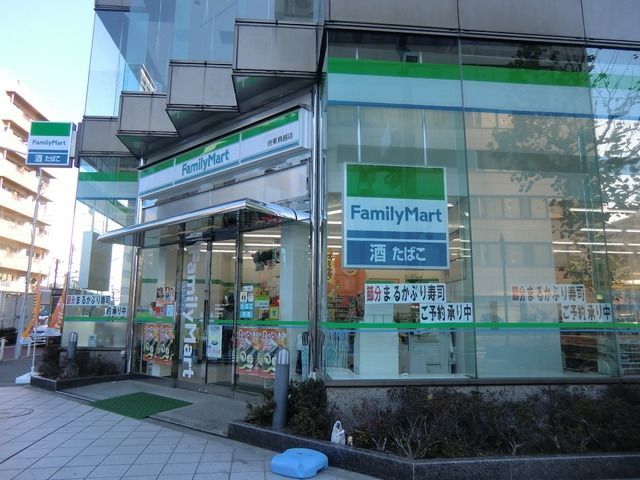 コンビニ　ファミリーマート（コンビニ）まで30m