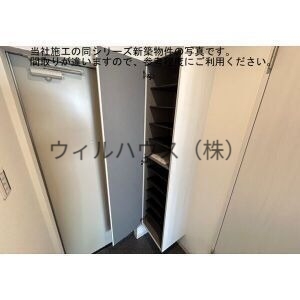 玄関　同社施工イメージ