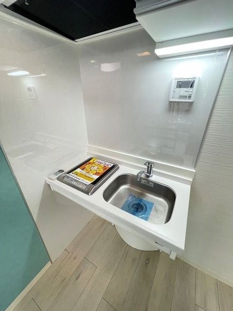 キッチン　（別タイプ参考写真）Akari habiteB棟　豊島区南大