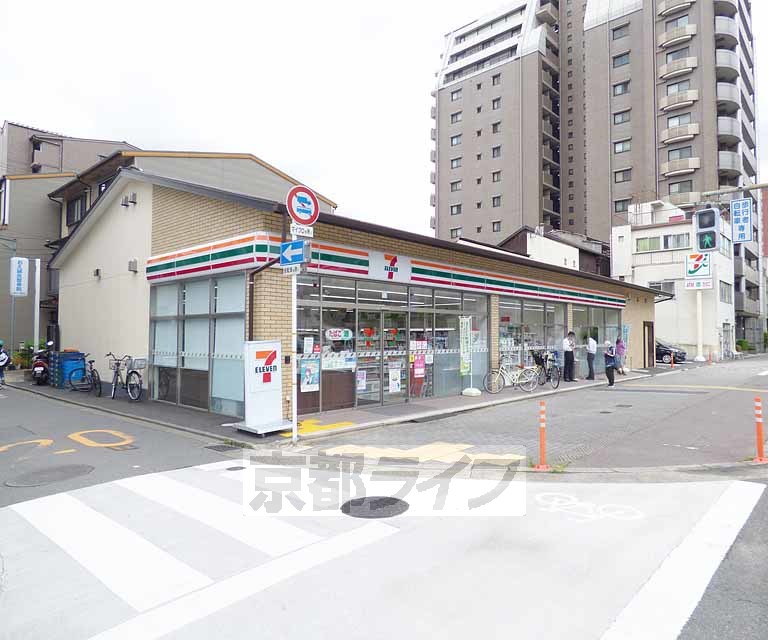 コンビニ　セブンイレブン 京都堀川仏光寺店（コンビニ）まで105m