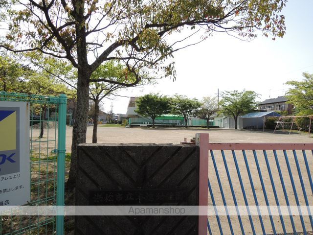幼稚園・保育園　与進幼稚園（幼稚園・保育園）まで595m