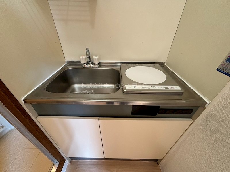 キッチン　同建物　別部屋写真