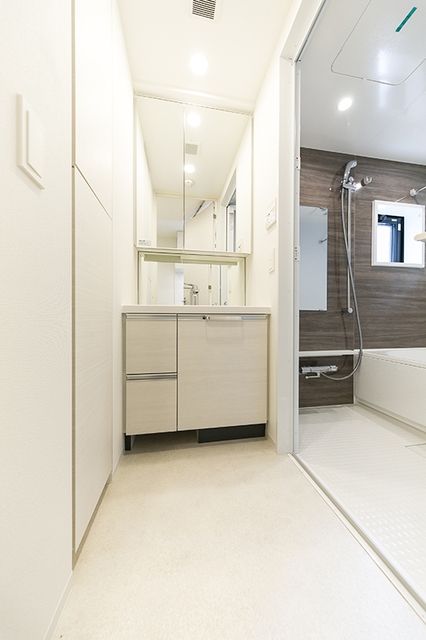 洗面設備　※写真は同タイプ住戸です。