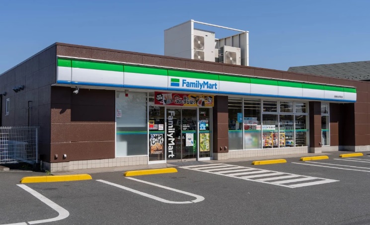 コンビニ　ファミリーマート（コンビニ）まで1199m