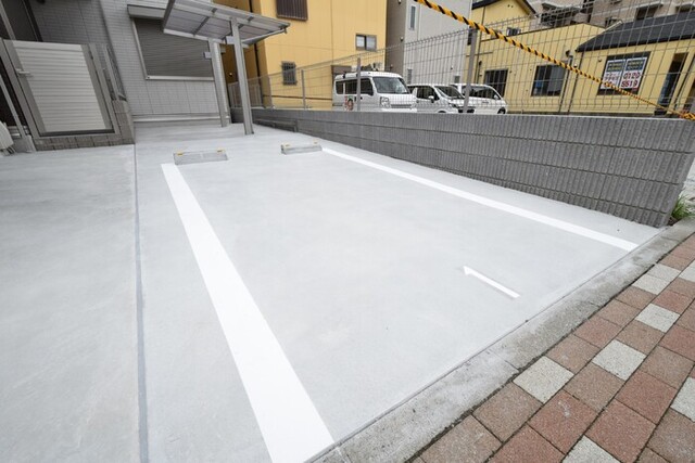 駐車場　駐車場