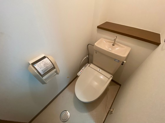 トイレ　※別部屋の写真です