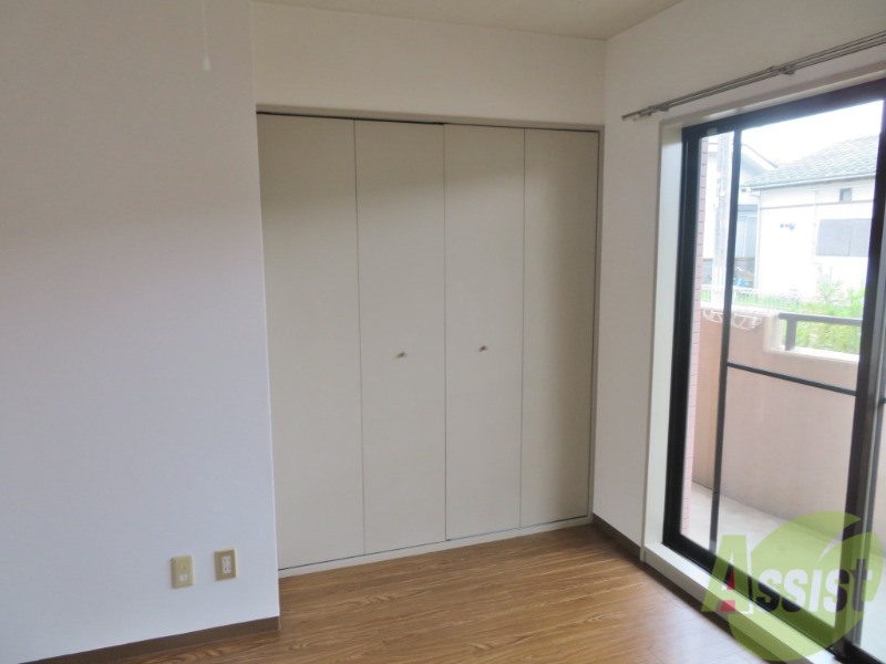収納　こちらは収納です扉が大きく使いやすそうですね！