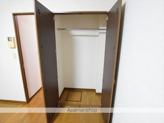 アンプルール・ブワ橋本の内装写真