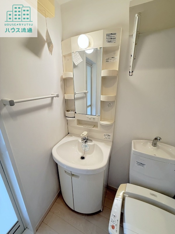 洗面設備　※別号室の写真です。