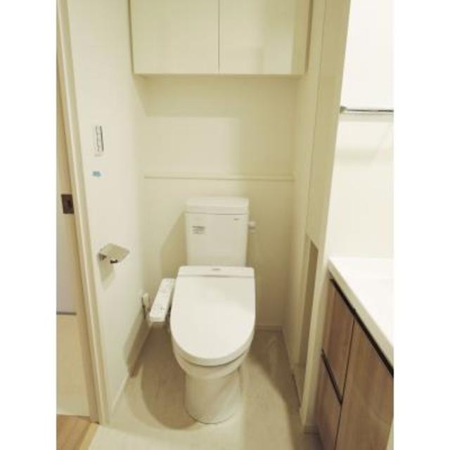トイレ　※写真は同タイプ住戸です。