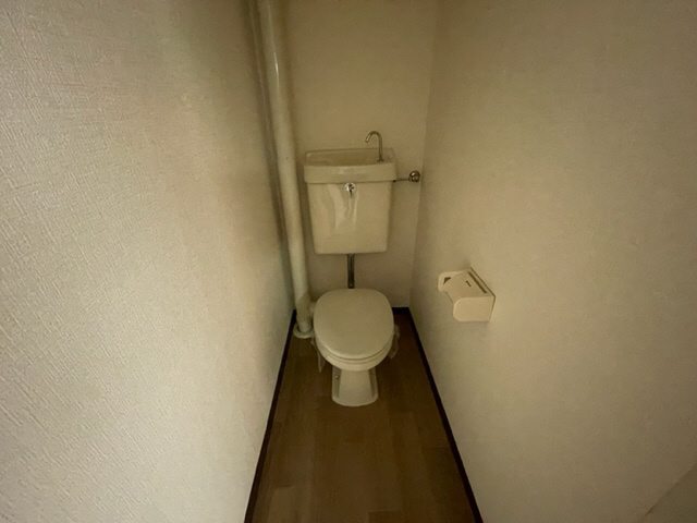 阪急宝塚線 服部天神駅 徒歩25分 3階建 築48年のトイレ写真