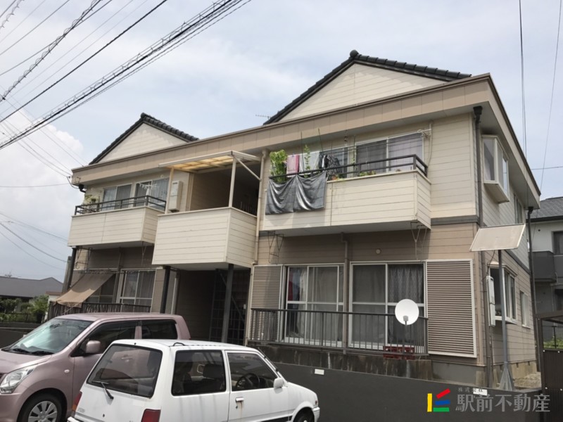 建物外観　２階建ての物件です