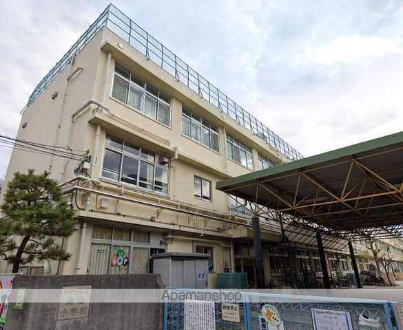 小学校　烏山小学校（小学校）まで580m