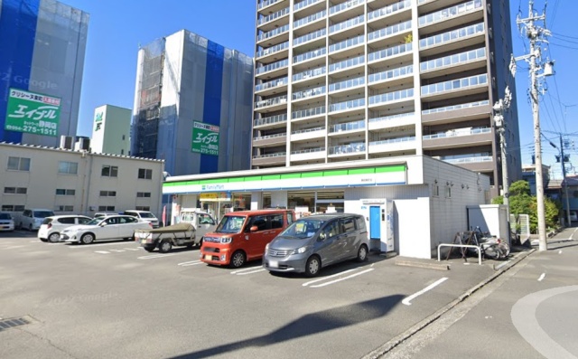 コンビニ　ファミリーマート　静岡東町店（コンビニ）まで800m