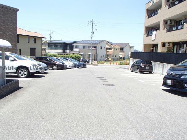 駐車場　駐車場