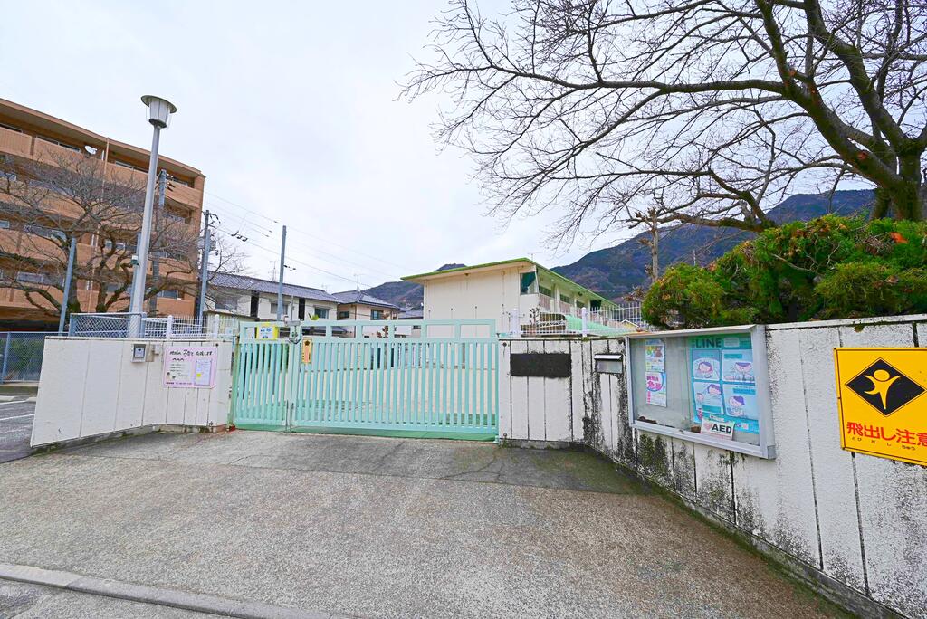 幼稚園・保育園　中野保育園（幼稚園・保育園）まで658m