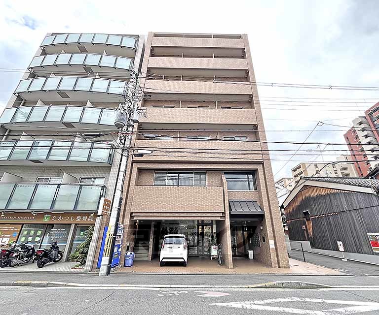 アベニュー高辻の外観写真