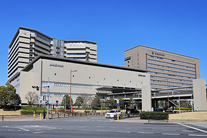 病院　関西医科大学附属病院（病院）まで2100m