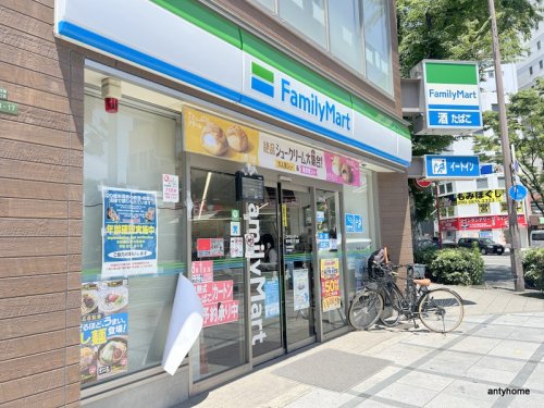 コンビニ　ファミリーマート 西天満六丁目店（コンビニ）まで112m