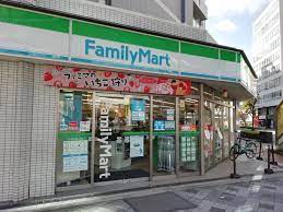 コンビニ　ファミリーマート 新大阪駅東口店（コンビニ）まで594m