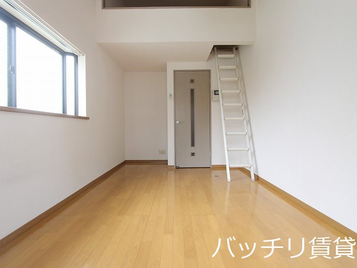 居室・リビング　同型タイプの為、現状を優先致します。