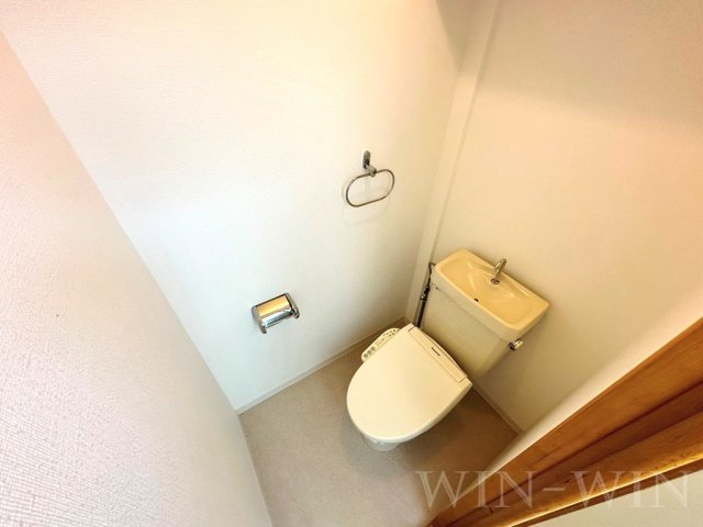トイレ　イメージ（同建物内別部屋の写真です）